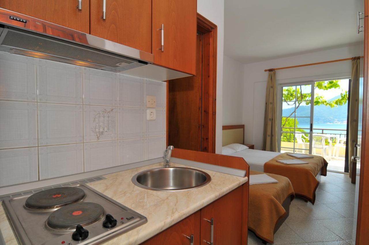 Hotel Emerald Chrisi Ammoudia Eksteriør billede