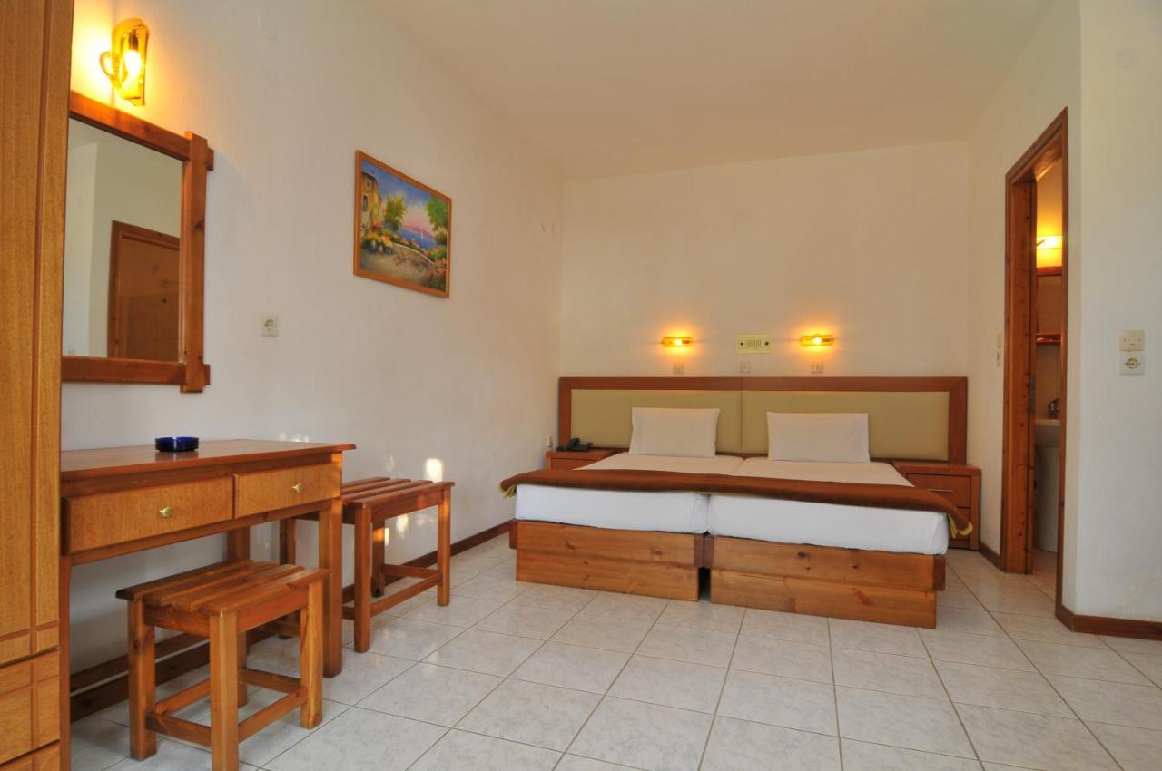 Hotel Emerald Chrisi Ammoudia Eksteriør billede